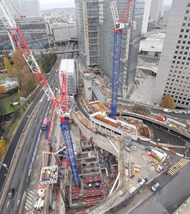 La Défense, novembre 2019. Chantier de la tour Hekla, lancé en juillet 2018, au centre du carrefour de la Rose de Cherbourg. DR.