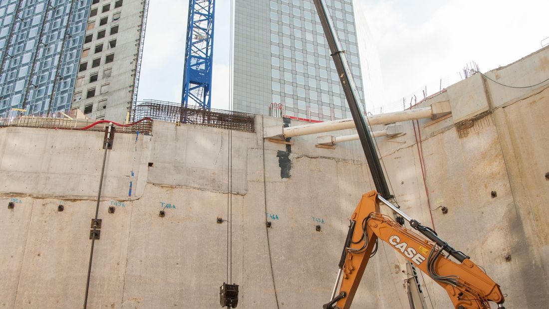 August 2019 - Construction of piles at the bottom of the excavation