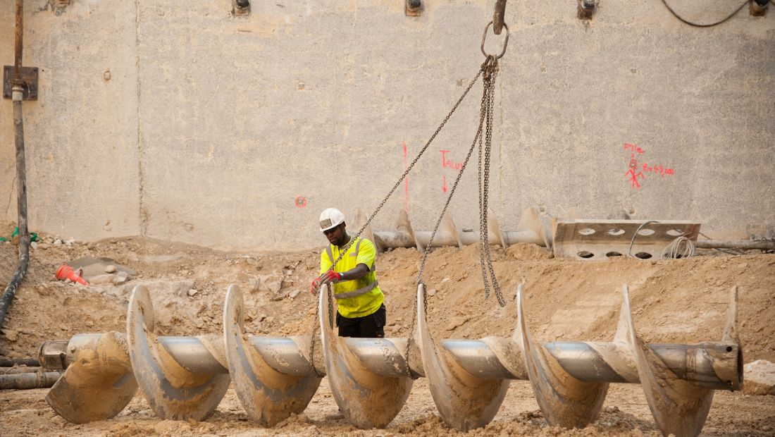 August 2019 - Construction of piles at the bottom of the excavation