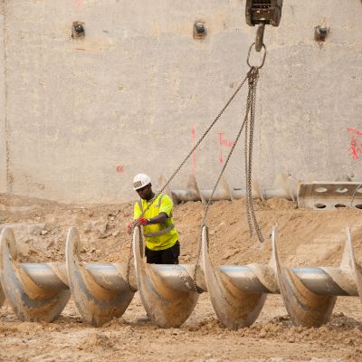 August 2019 - Construction of piles at the bottom of the excavation