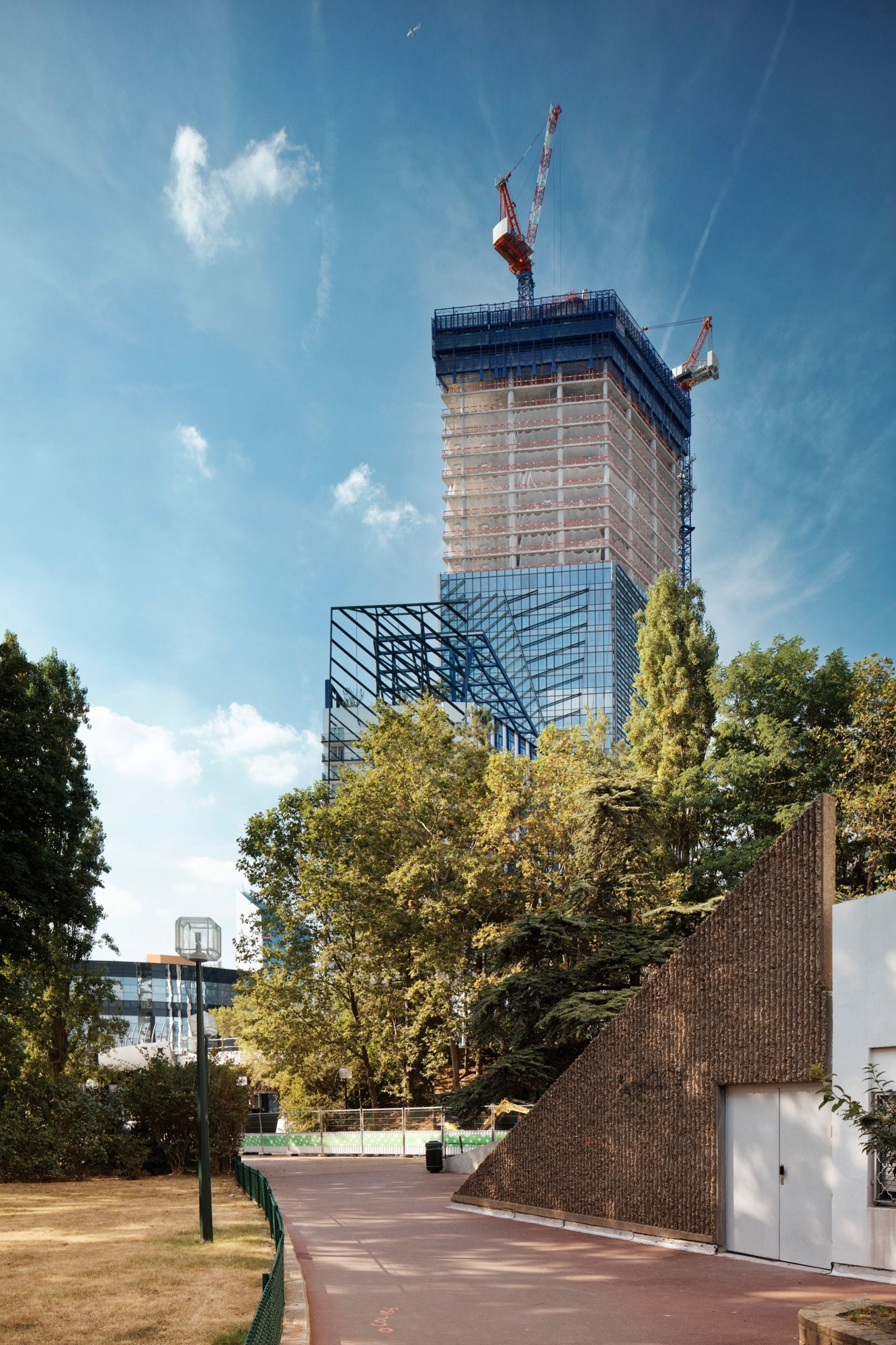 September 2021 - View from the public areas at the foot of Defense 2000