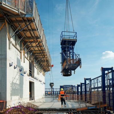 September 2021 - Lifting of a column formwork