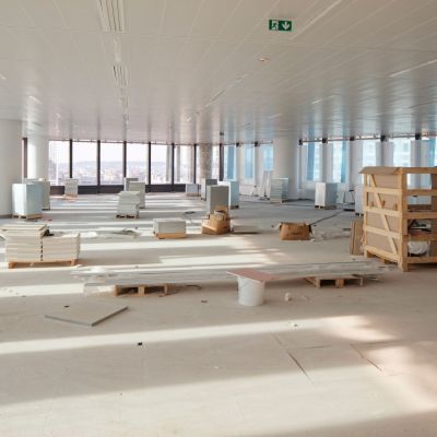 September 2021 - Installation of the false floor on a standard platform